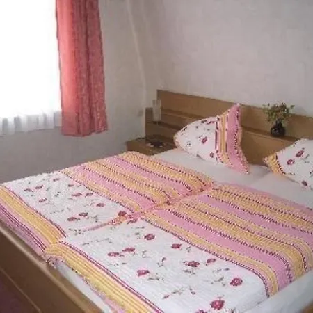 Cuxhaven-dose: Cozy Coastal Retreat For 3