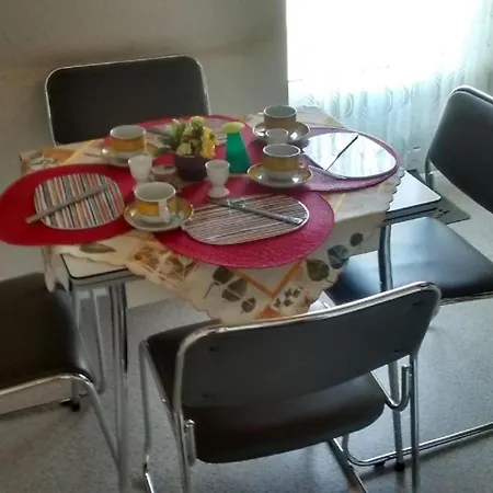 Apartment Cuxhaven-dose: Cozy Coastal Retreat For 3